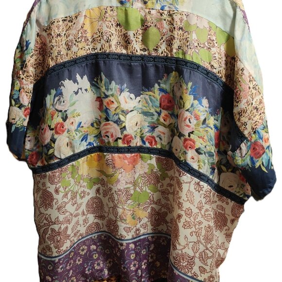 🌸 Johnny Was Floral Patchwork Top 100% silk - Picture 2 of 3